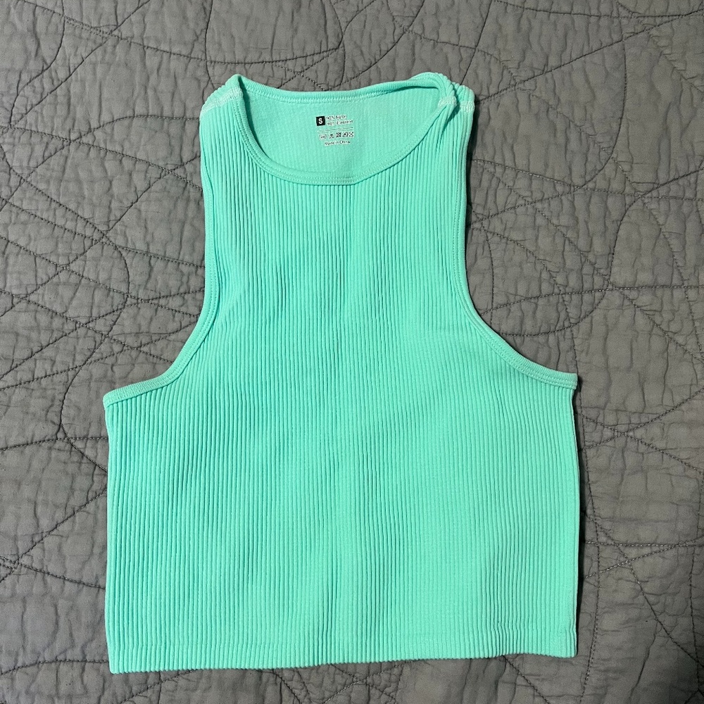 SHEIN Crop Tank Top